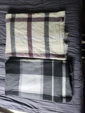 Cozy Neutral Blanket Duo — Black & White Fleece + Cream Cotton Blend